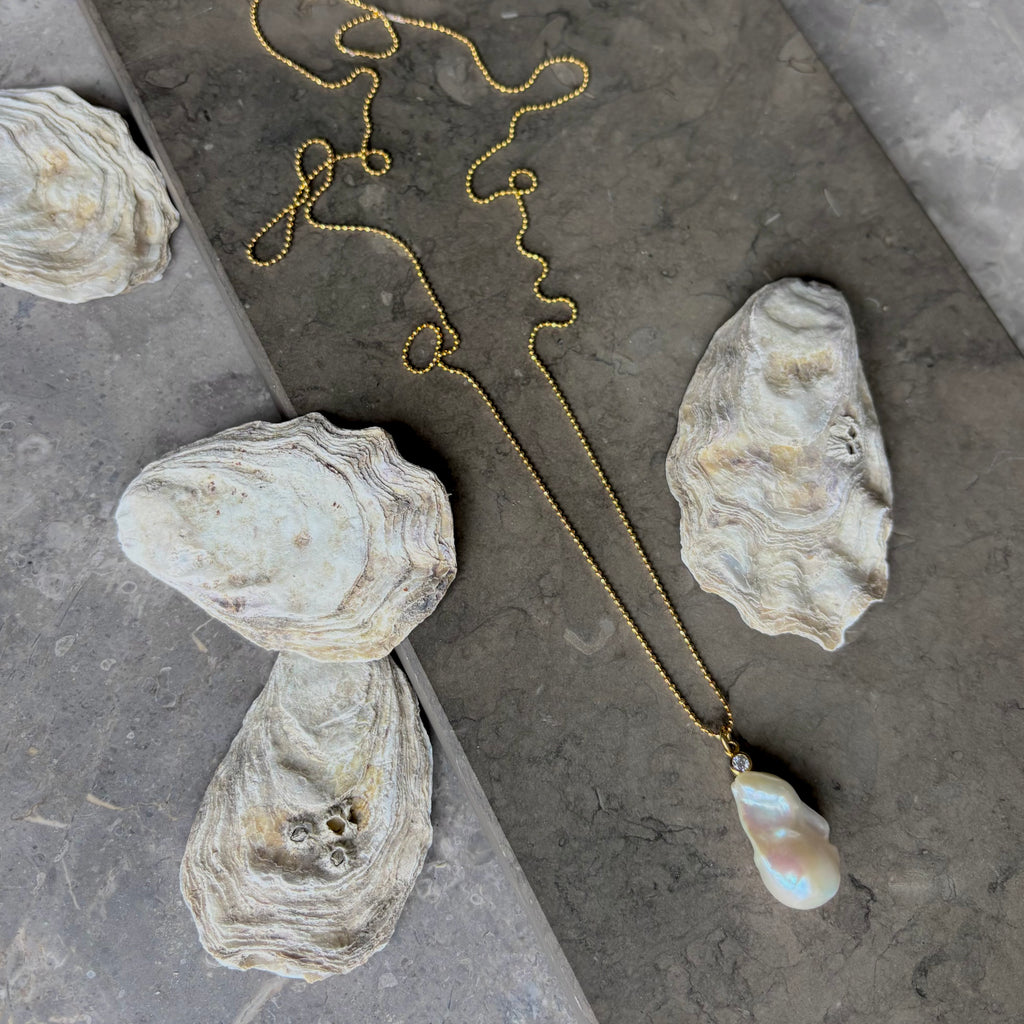 Love Pearl Light by Julie Wettergren